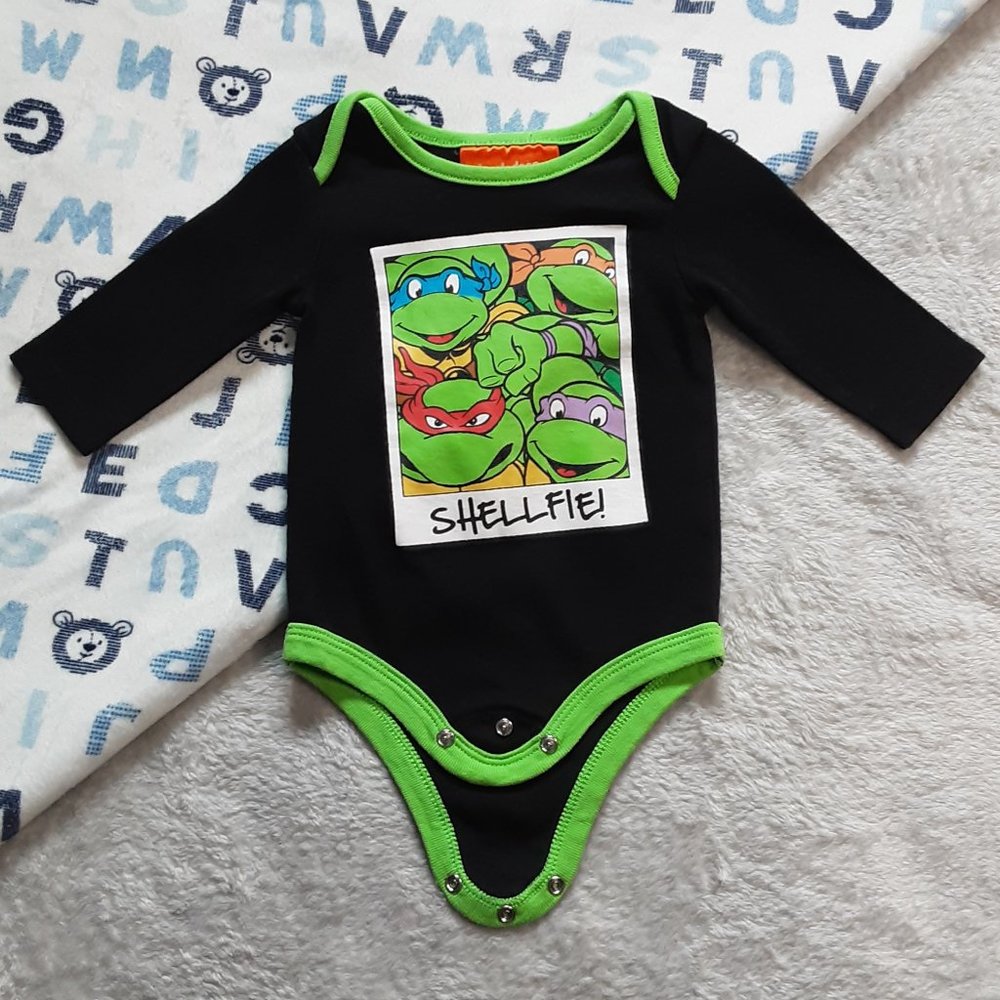$3 | 0-3m | Nickelodeon | TMNT "Shellfie!" Bodysuit/Onesie